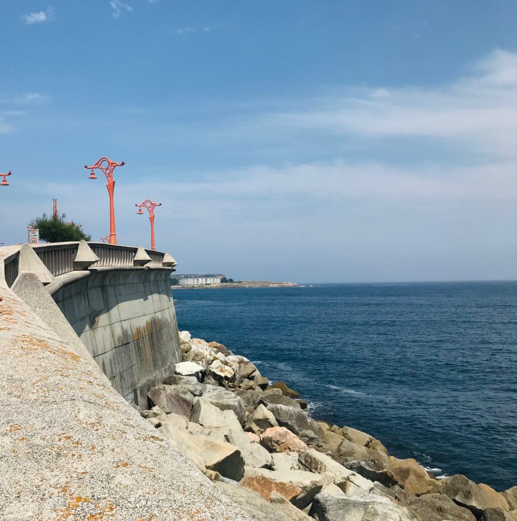 The boardwalk of A Coruña has beautiful ocean views