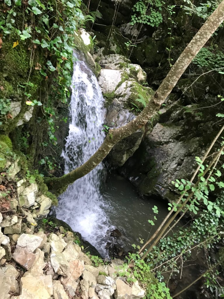 A waterfall along the Beyu Pen Route
